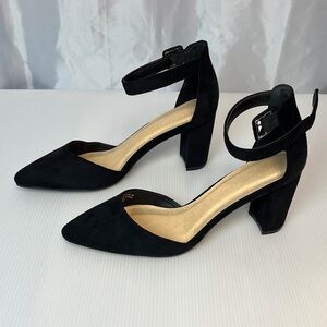 Elegant Black Ankle Strap Heels v2261